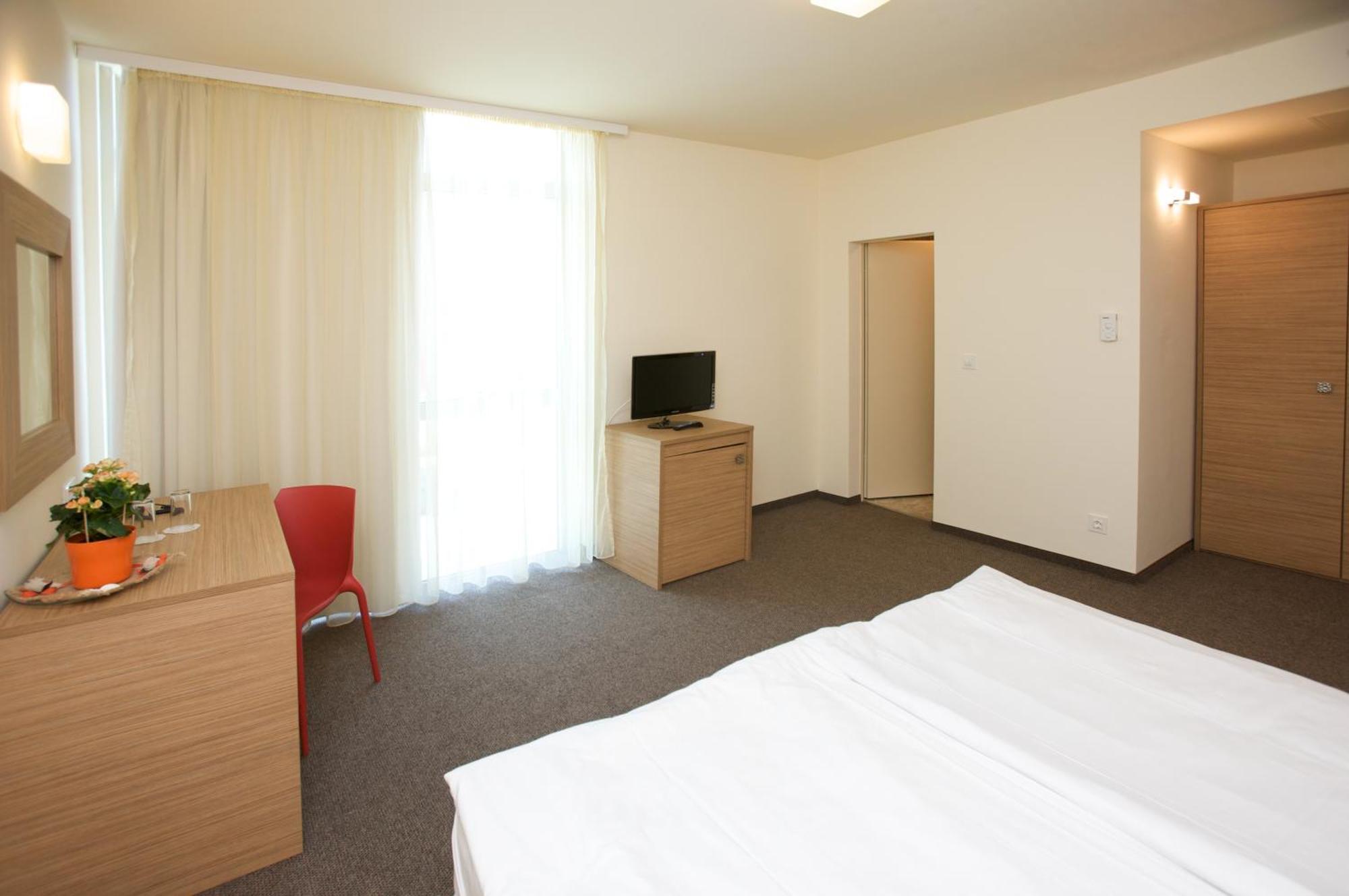 Jeravi Club Hotel Primorsko Eksteriør billede