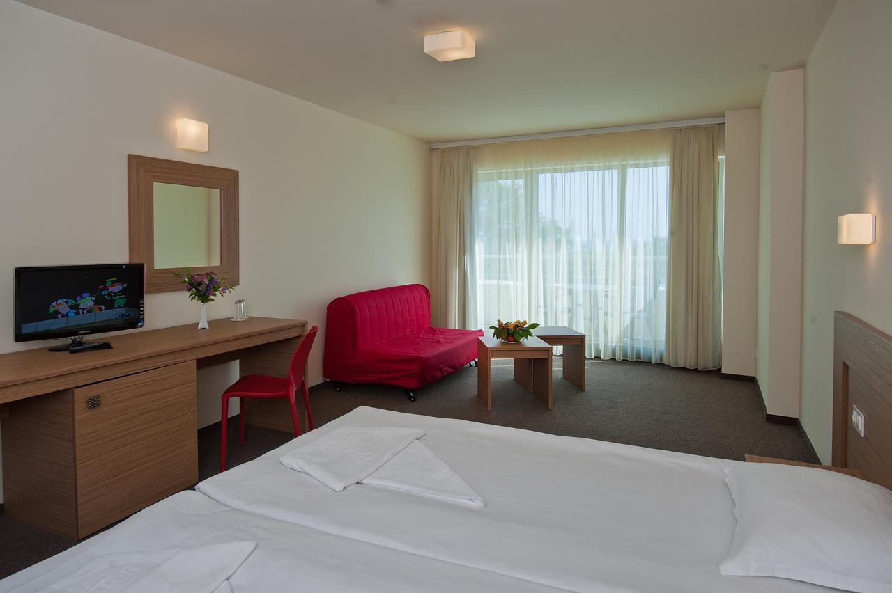 Jeravi Club Hotel Primorsko Eksteriør billede